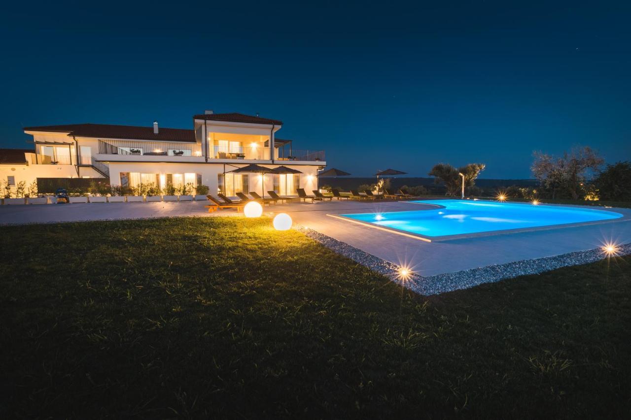 Wine Residence Cattunar Бртонигла Экстерьер фото