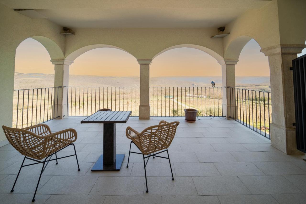Wine Residence Cattunar Бртонигла Экстерьер фото