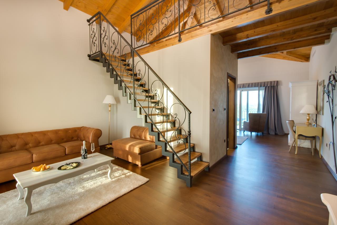 Wine Residence Cattunar Бртонигла Экстерьер фото